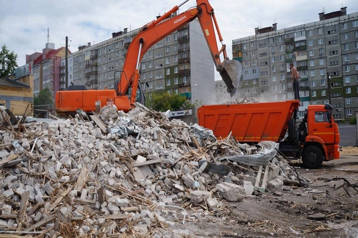 Как регулярный вывоз мусора помогает избежать проблем на стройке